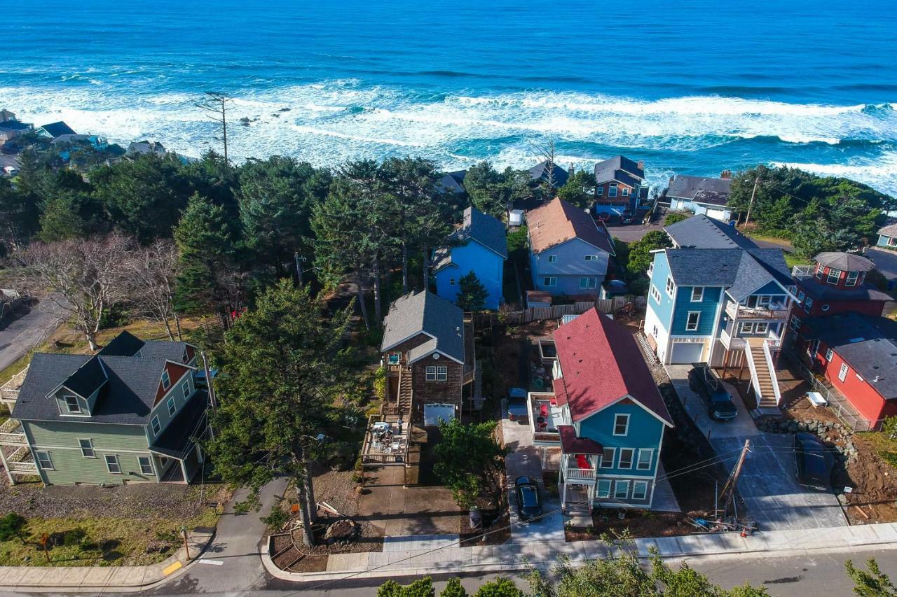 Beach House With A Park Lincoln City Bagian luar foto